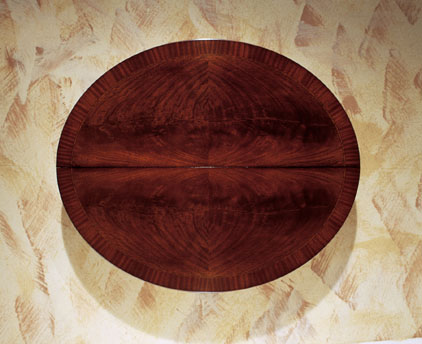 Oval table in mahogany flame 858 MOG
